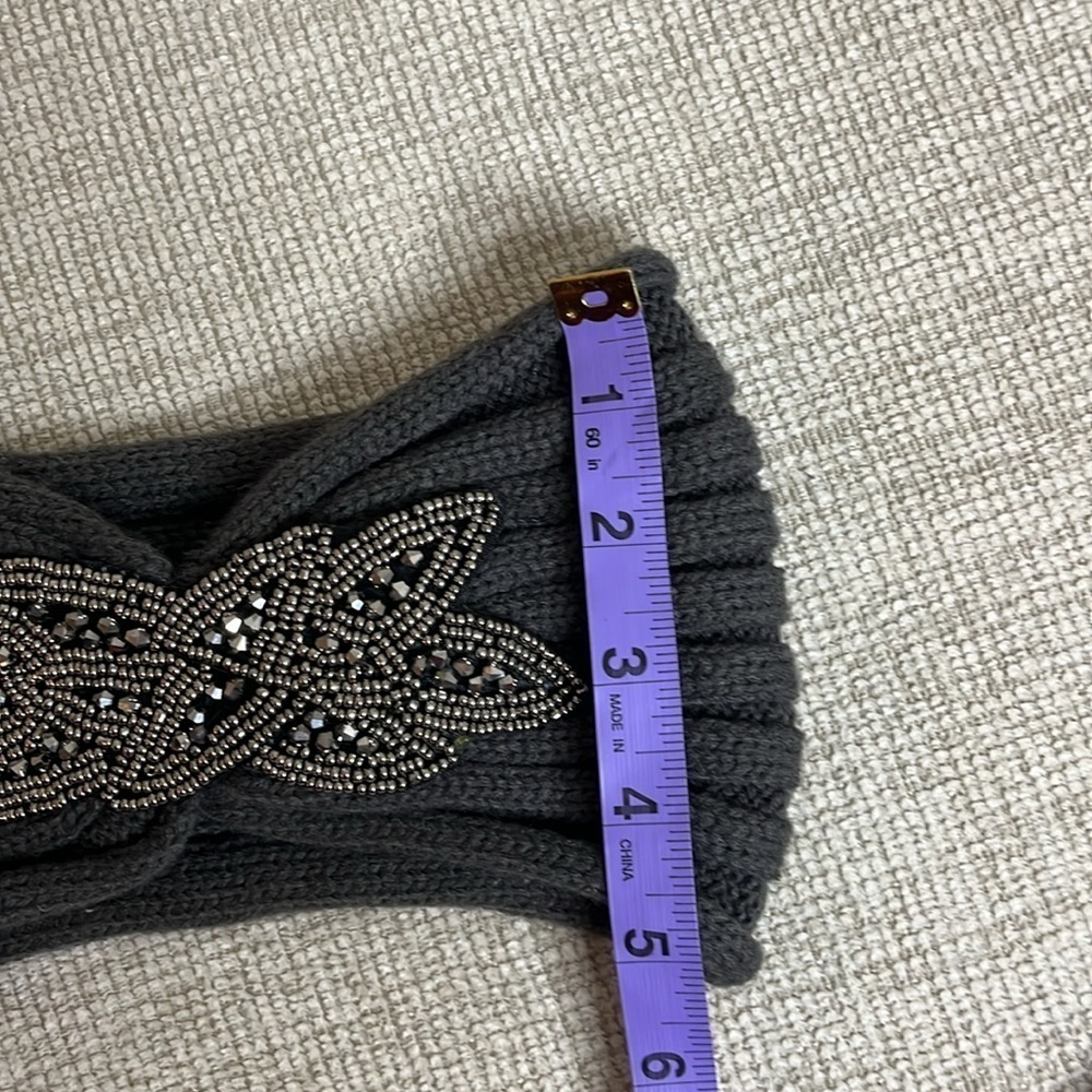 ⭐️ NWOT- Ardene olive green jewelled knit headband - Picture 6 of 6